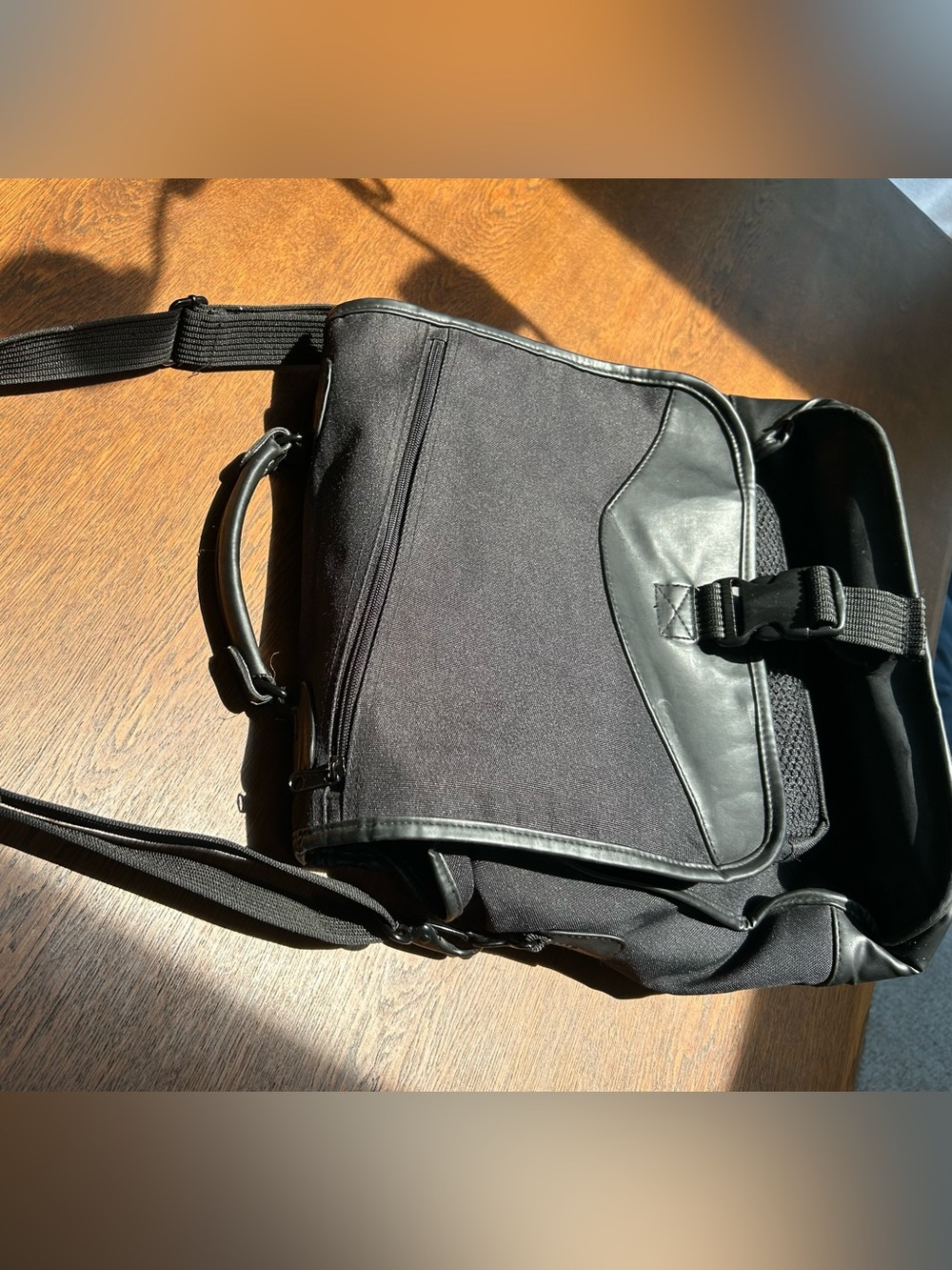 Black Men's Messenger Bag to Classic Travel WorkBag/ computer, weekend clothing.